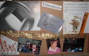 Vom Flötenkreis gestalteter Karton beim Gemeindefest 2007